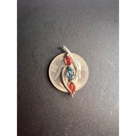 NEW Garnet and blue topaz sterling silver bypass pendant - Picture 3 of 6